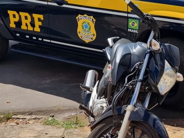 Moto com registro de roubo em Jaboatão dos Guararapes (PE) é recuperada pela PRF na BR-316, em Caxias