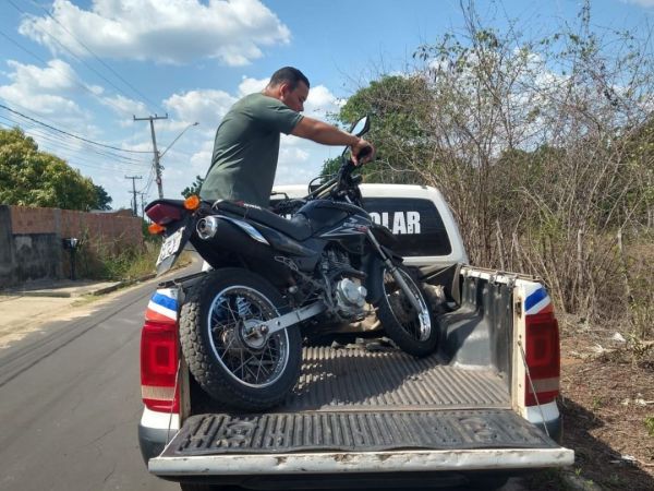 Motocicleta roubada é localizada no bairro Vila Arias