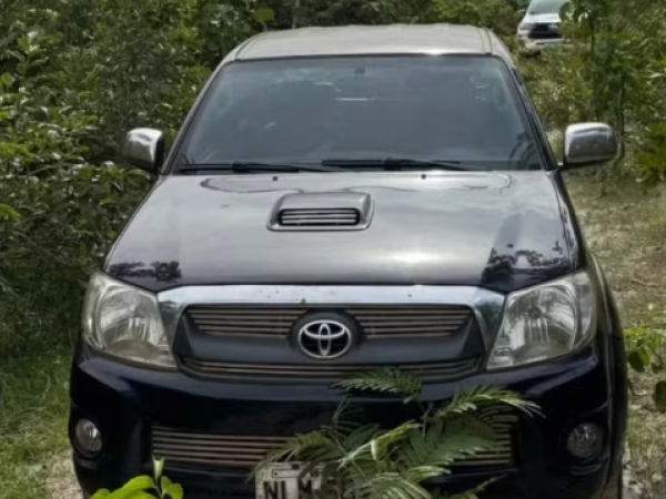 Dois corpos são encontrados dentro de caminhonete na zona rural de Sítio Novo