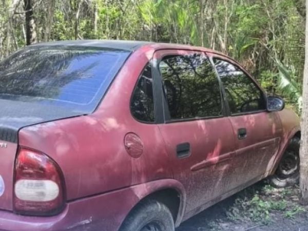 PM recupera carro roubado na zona rural de Caxias