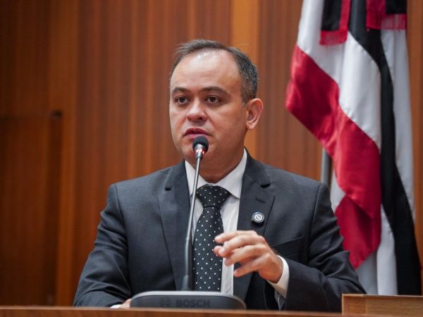 Catulé Júnior solicita caráter de urgência para a realização de audiência pública sobre curso de Medicina da UEMA