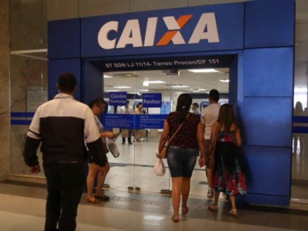 Caixa libera abono salarial para nascidos em maio e junho