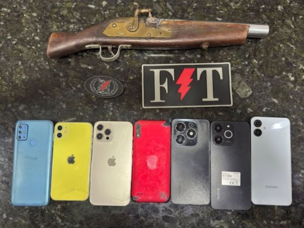 PM recupera celulares roubados e prende suspeitos após assalto com disparo de arma de fogo em Caxias