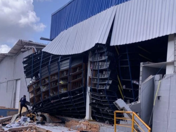 Desmoronamento em empresa na BR-135 deixa uma vítima ferida em São Luís