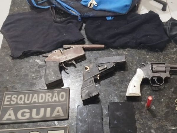 PM apreende armas de fogo no bairro Fazendinha