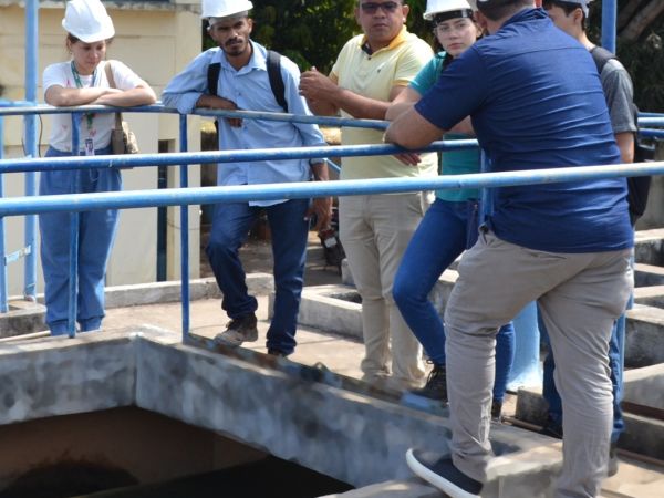 Acadêmicos visitam Estação de Tratamento de Água do bairro Volta Redonda