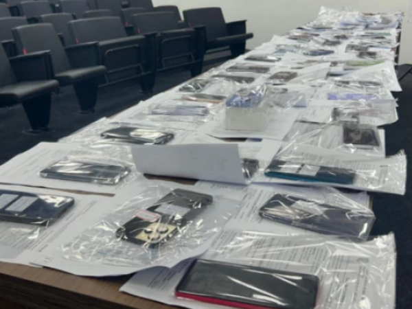 Polícia recupera 150 celulares em dois dias e devolverá aos donos