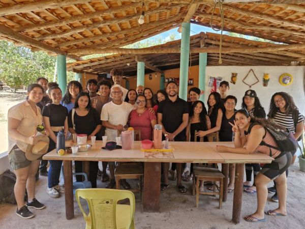 Projeto de aula de campo aproxima alunos de História da realidade rural em Caxias