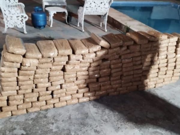 Polícia Civil apreende 200 kg de cocaína e prende três pessoas 