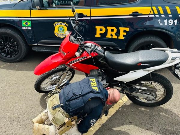 Moto roubada no ano passado em Teresina é recuperada pela PRF na BR-316, em Caxias