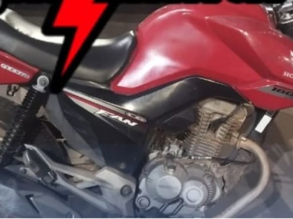 Denúncias ajudam polícia a encontrar motocicleta roubada no bairro Caldeirões