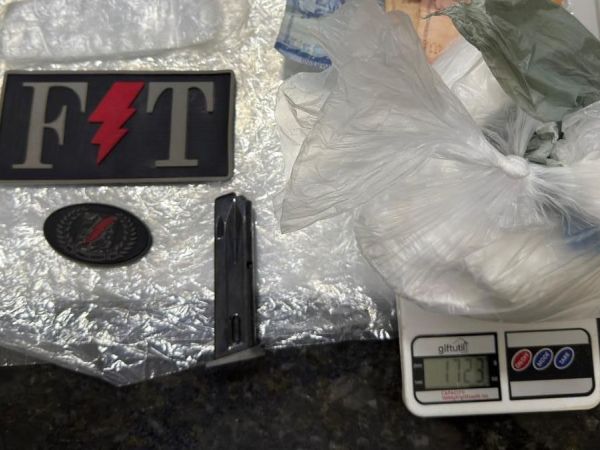Polícia Militar apreende cerca de 2 kg de substância semelhante à cocaína no bairro Sabiá