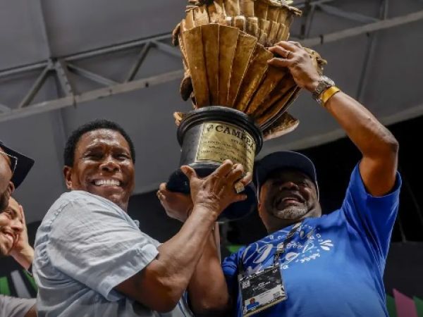Beija-flor conquista o 15º título do carnaval do Rio de Janeiro