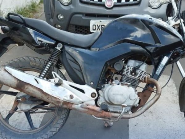 Após confronto com assaltantes, PM consegue recuperar moto roubada em Caxias