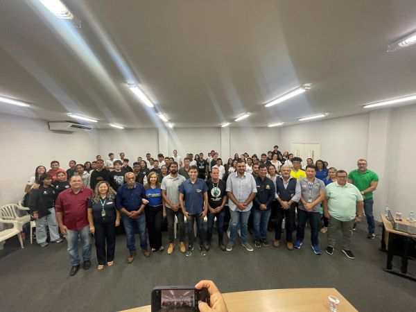 Aged promove palestras sobre controle e prevenção da raiva, em Caxias