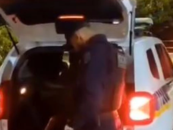 Homem é preso após tentar matar ex com facada; ao se defender, vítima ficou ferida