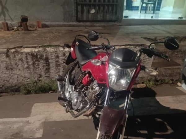 Polícia Militar recupera motocicleta furtada no Residencial Eugênio Coutinho