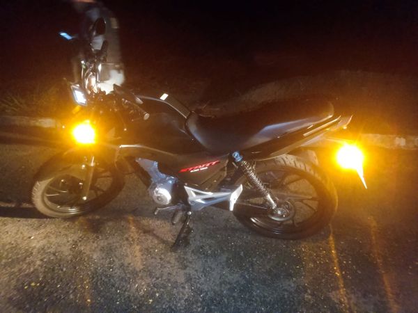 Adolescente é apreendido após perseguição policial com moto furtada de shopping de Teresina