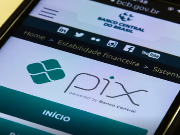 Pix não discrimina empresas estrangeiras, responde Brasil aos EUA