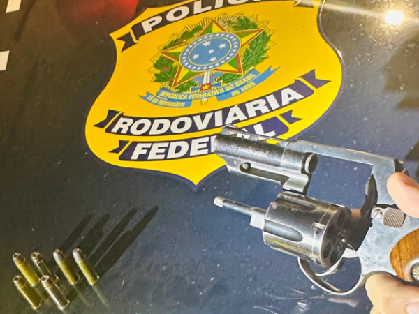 PRF apreende arma de fogo durante fiscalização na BR-316, em Caxias