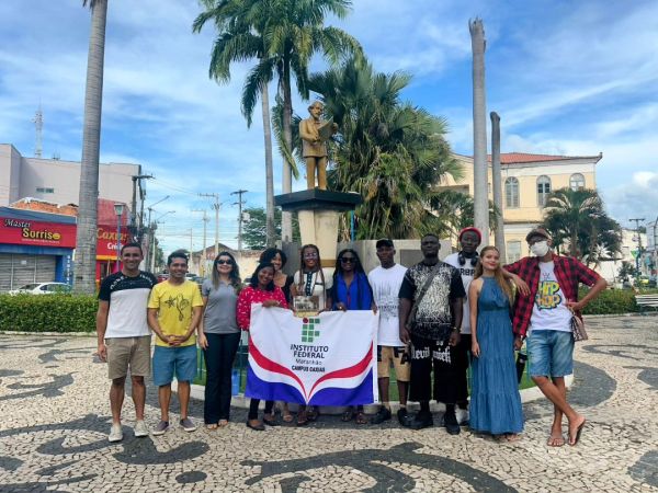 Estudantes camaroneses vivenciam imersão acadêmica e cultural em Caxias