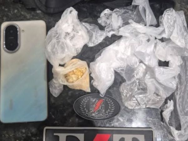 Casal é detido por suspeita de tráfico de drogas no bairro Vila São José